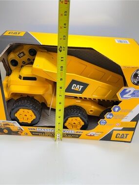 Cat Caterpillar Remote Control Dump truck Massive Mover Hottest RC Toy Gift